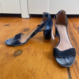 MADEWELL LAINEY Velvet Block Heels